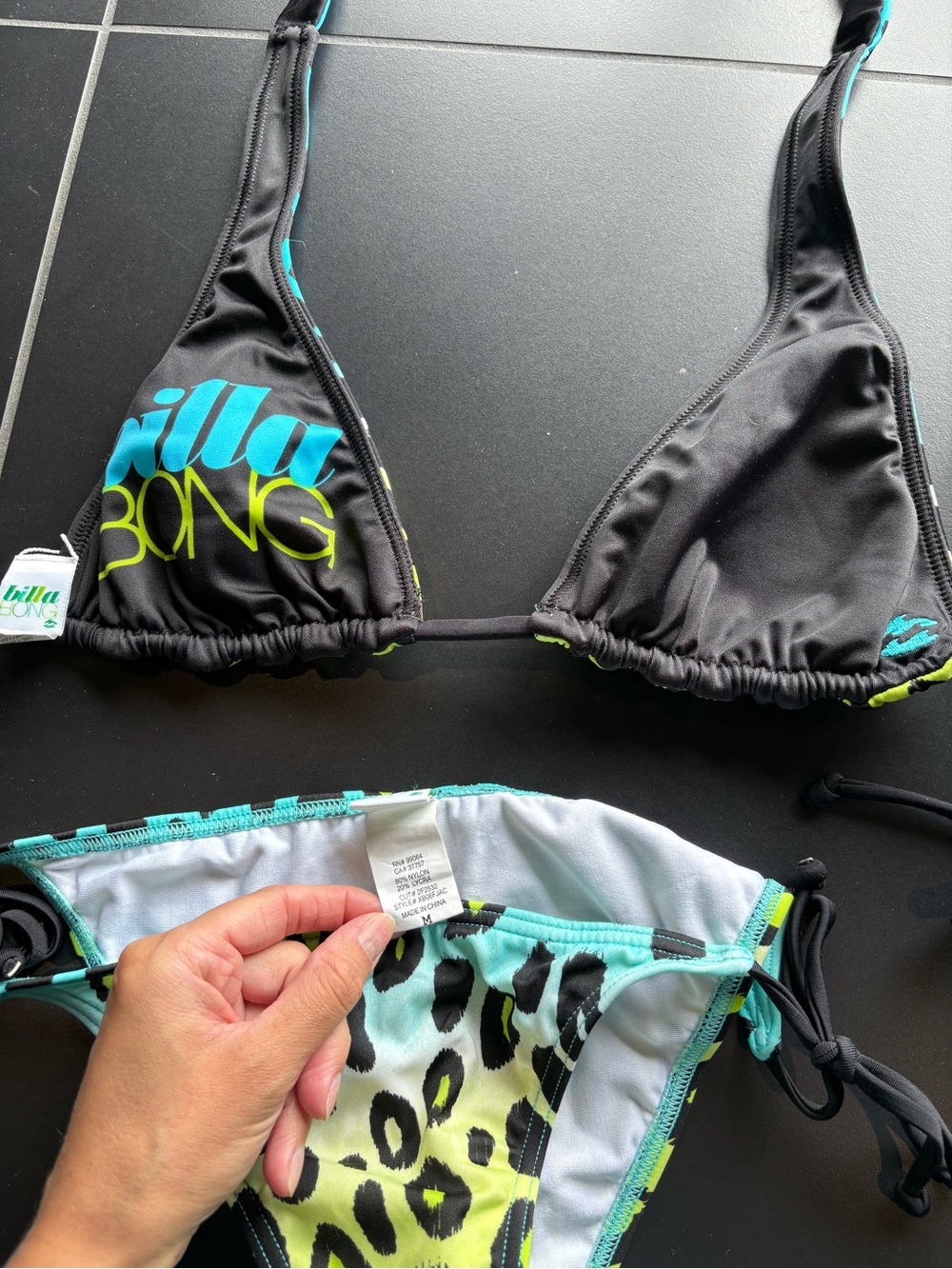 Y2K Billabong Neon Aqua & Lime Leopard Bikini Set with Shorts and Flip Flops - Picture 8 of 8